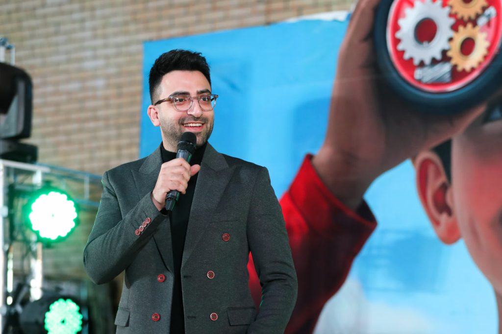 اجرای صحنه ای سید علی زرگر